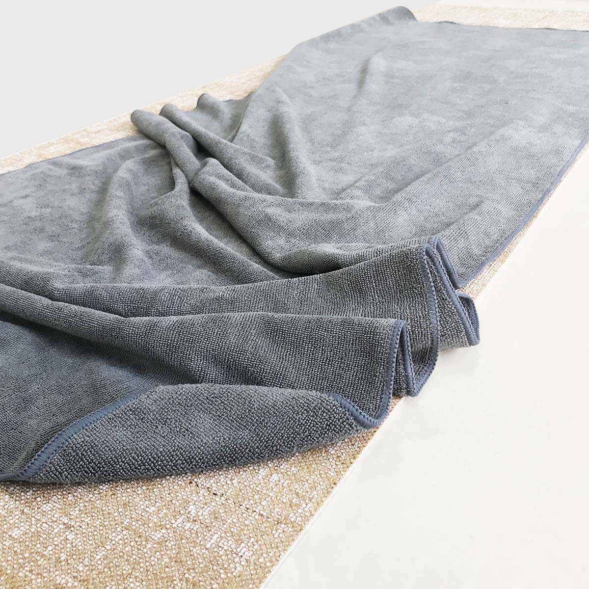 thirsty yoga towel (extra width 68cm)